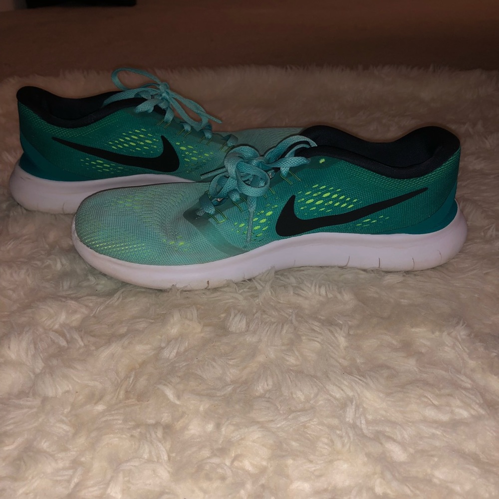 Nike Free Runs